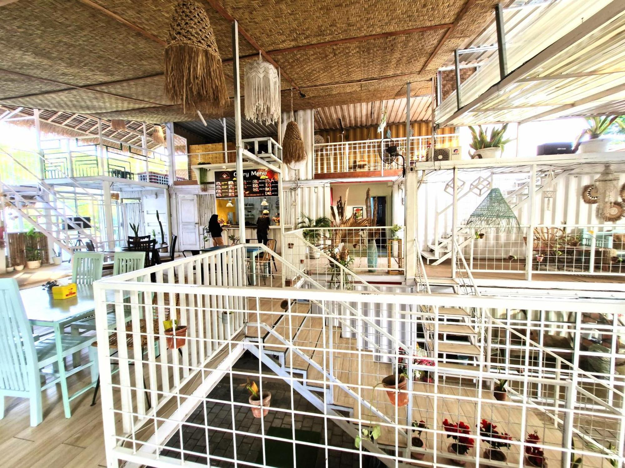 Karcof Container Hostel Senggigi Exteriér fotografie